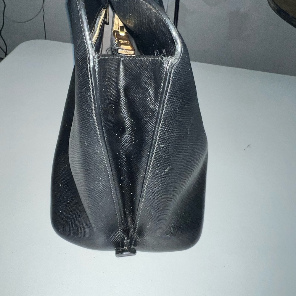 Authentic Prada Large Promenade - Picture 3 of 16